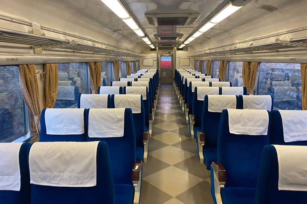 車内と座席