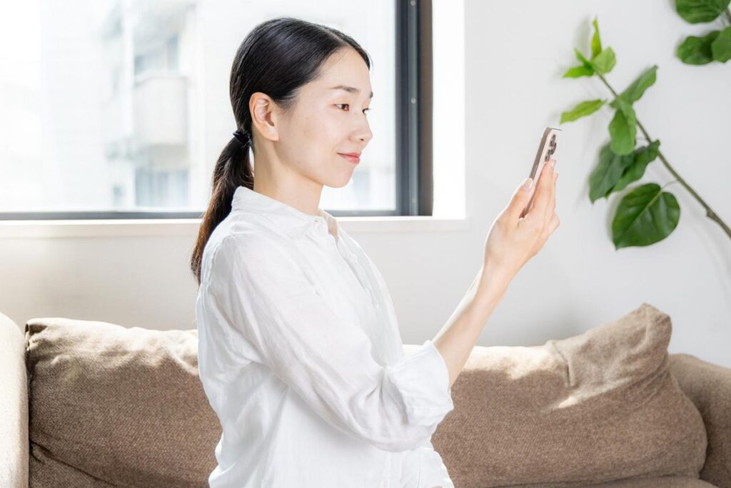 スマートフォンと女性